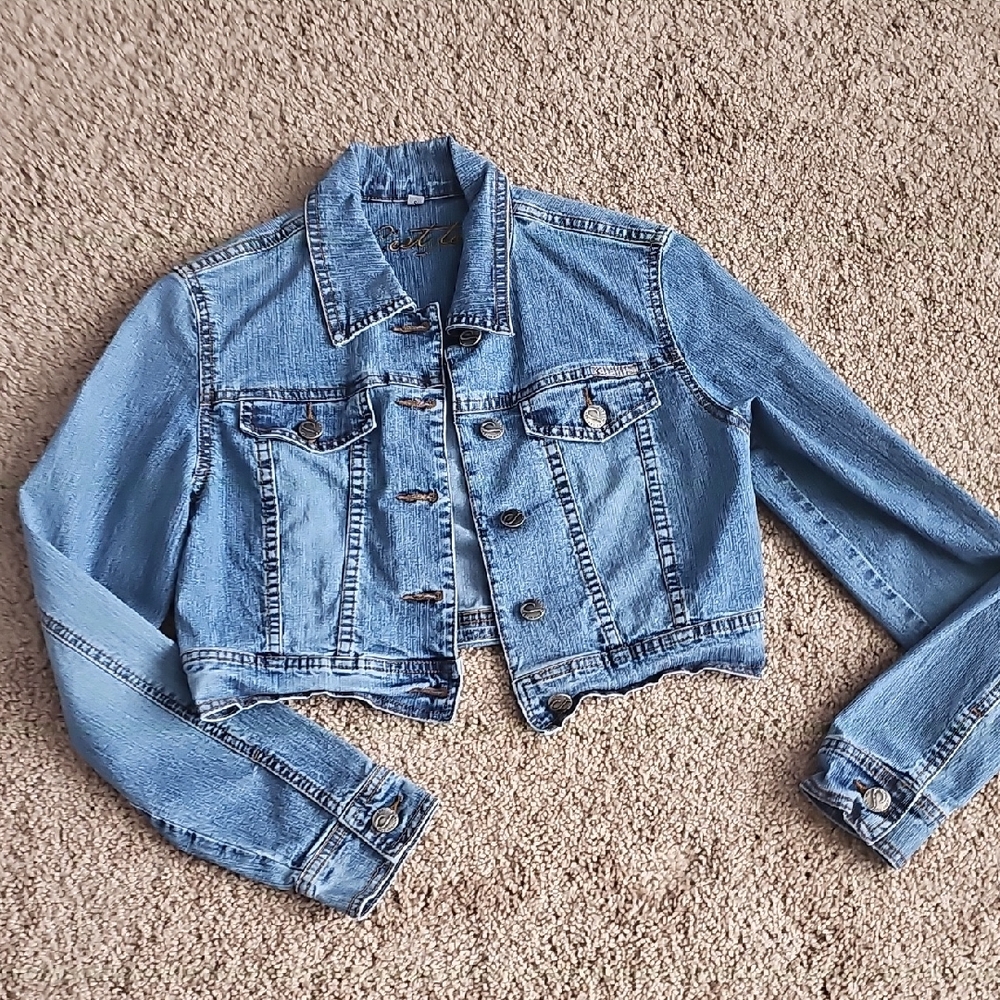 Blue Cropped Jean Jacket with Pointed Collar